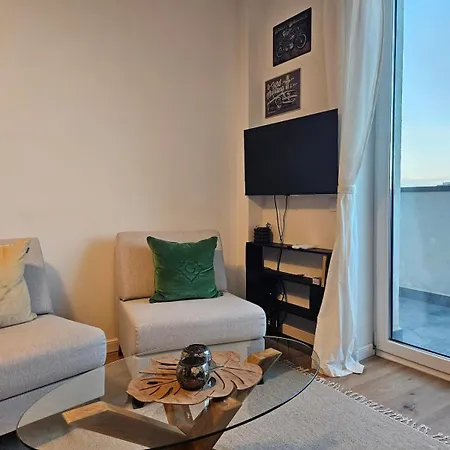 Apartment Cozy Urban Heaven With Dedicated Parking Spot