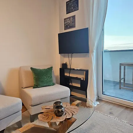 Cozy Urban Heaven With Dedicated Parking Spot Apartment *