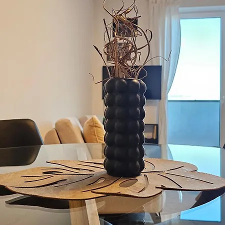 Apartment Cozy Urban Heaven With Dedicated Parking Spot *